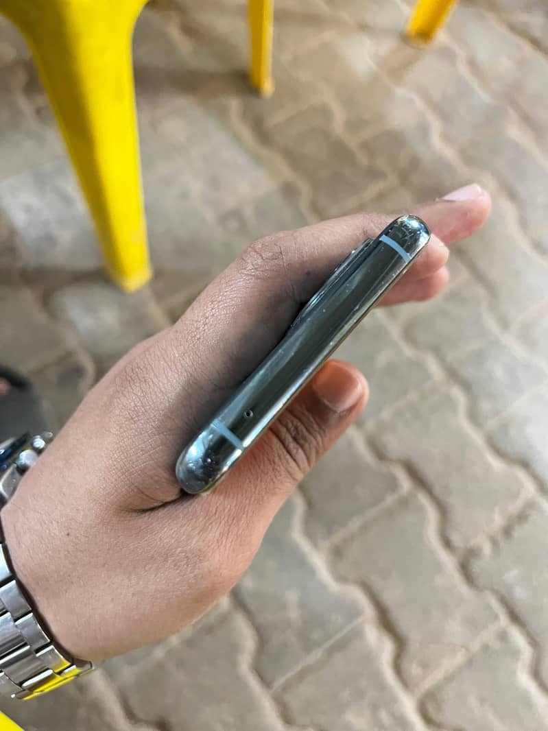 One Plus 9 Pro 6