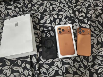 17 pro max orange 4 month sim time Factory unlocked 256gb,  14,15,16