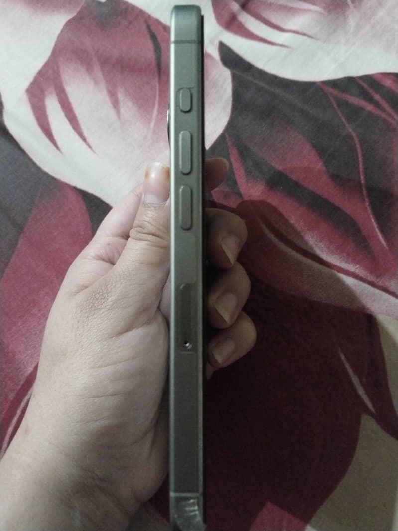 Apple iPhone 15 Pro 2
