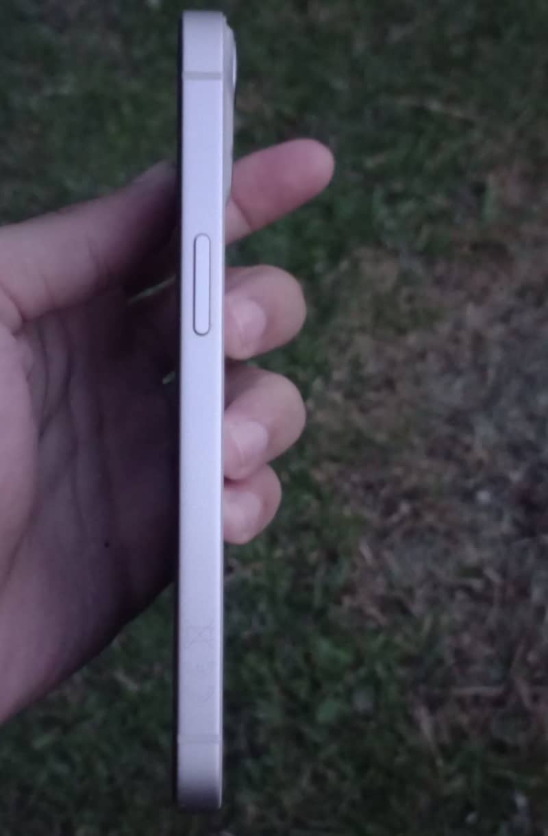 iPhone 13 3