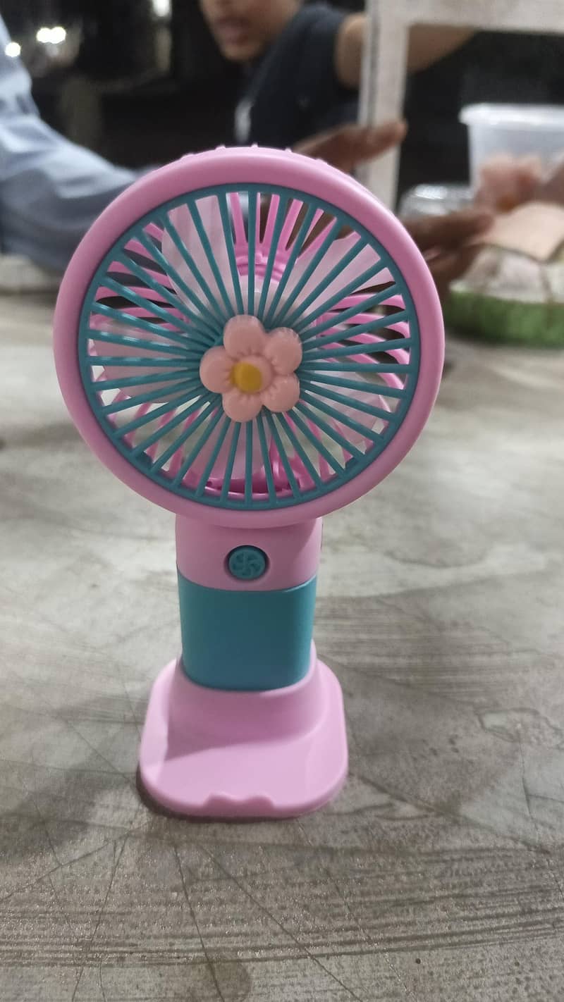 mini fan 2