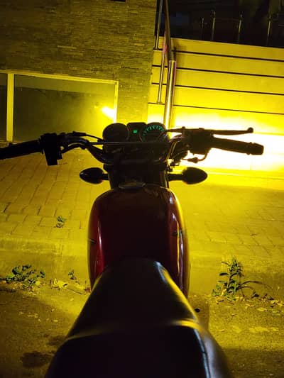 Suzuki GS 150 red 2022