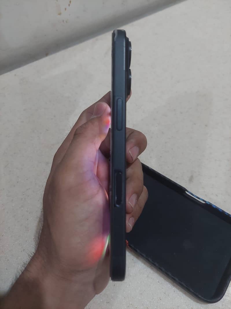Apple iPhone 16 1
