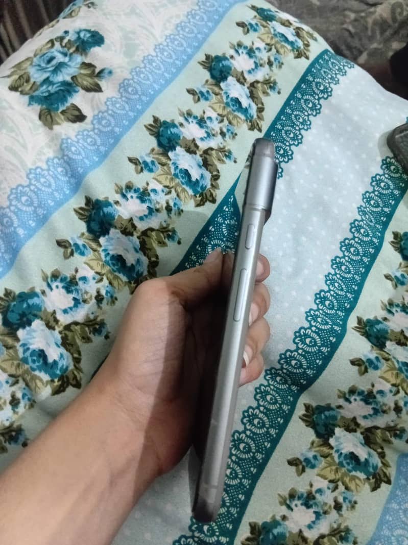 Google Pixel 8 2