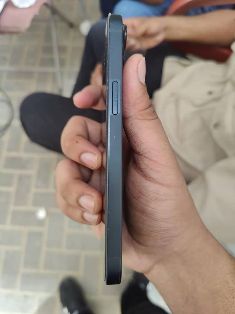 Apple iPhone 13 3