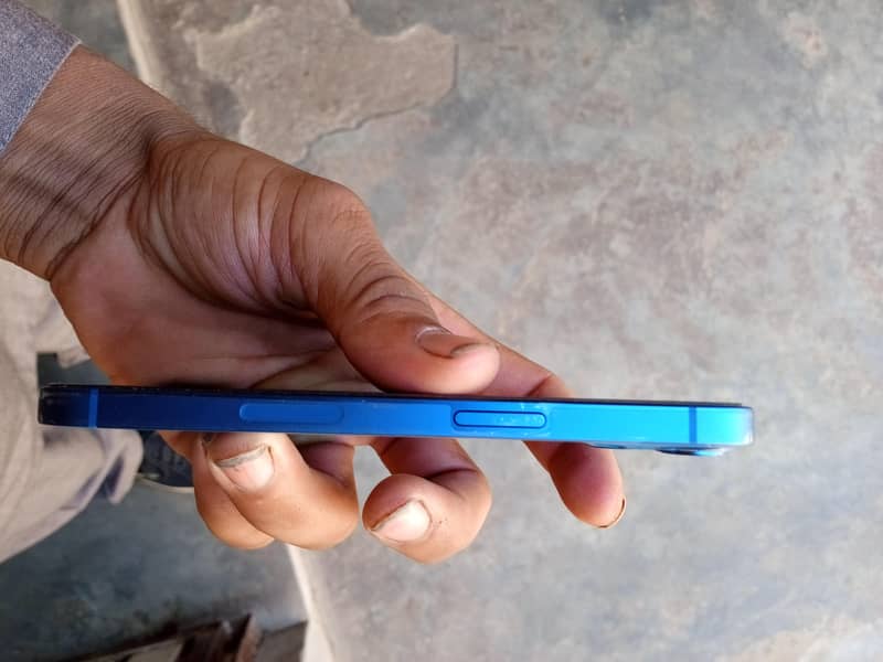 Apple iPhone 13 1