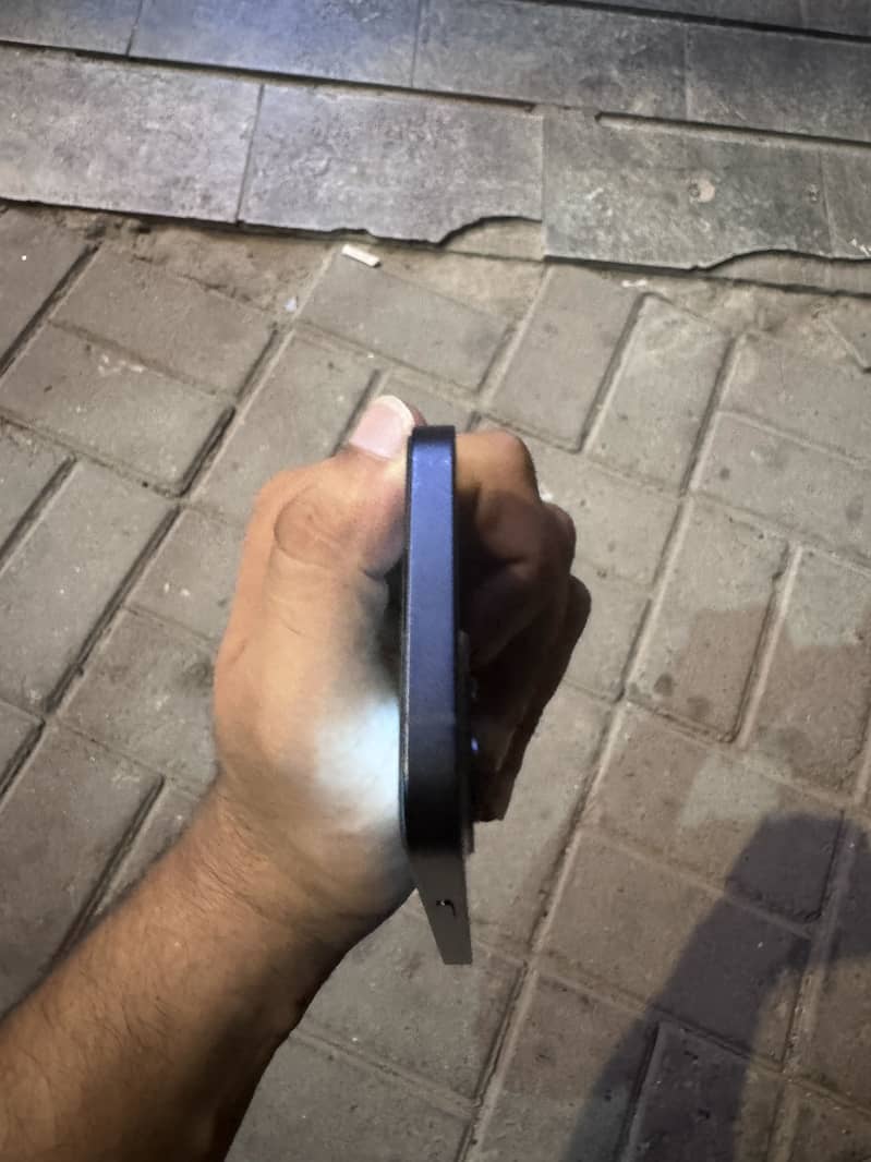 Apple iPhone 13 5