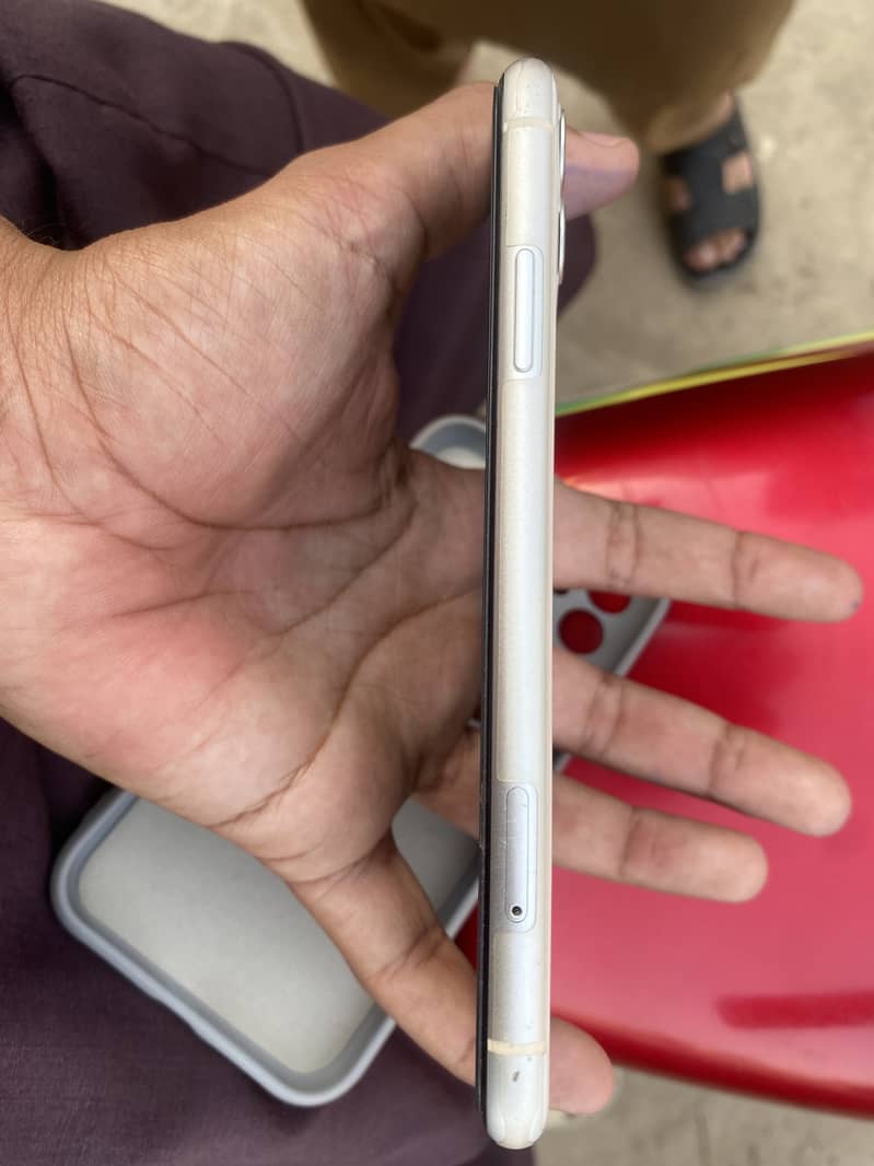 Apple iPhone 11 1