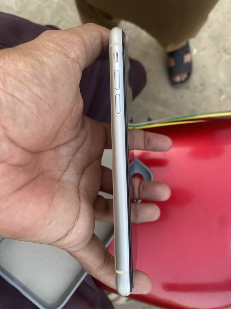 Apple iPhone 11 2