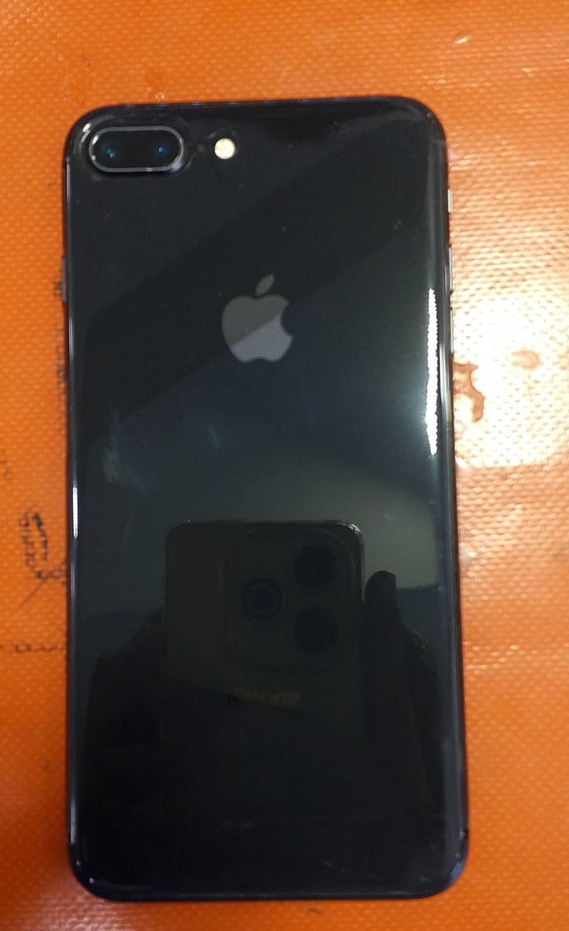Apple iPhone 8 Plus 0