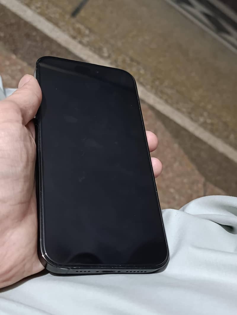 iPhone 14 Pro Max 3