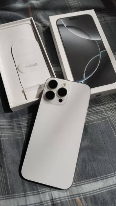 Apple iPhone 16 Pro Max