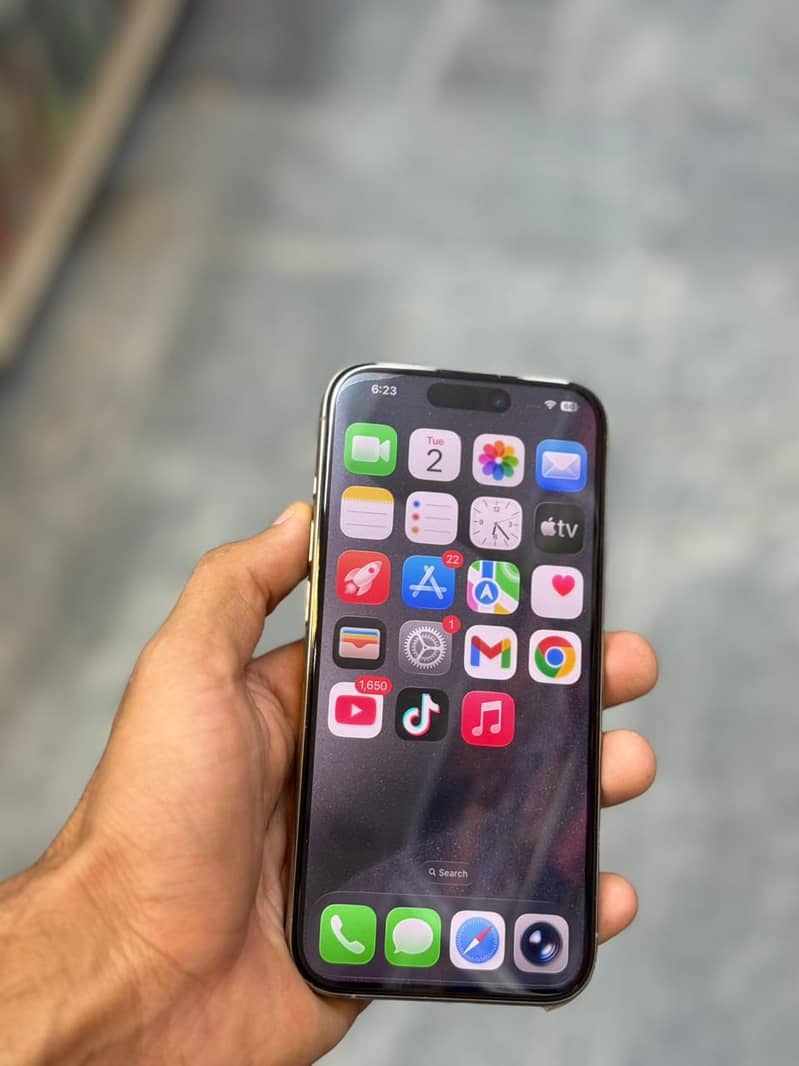 Apple iPhone 15 Pro 3