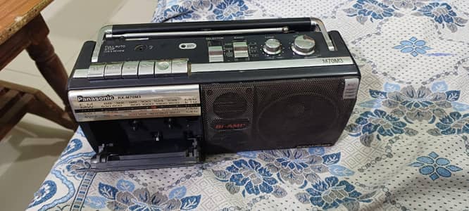 M70M3 tape recoder with 4 band radio