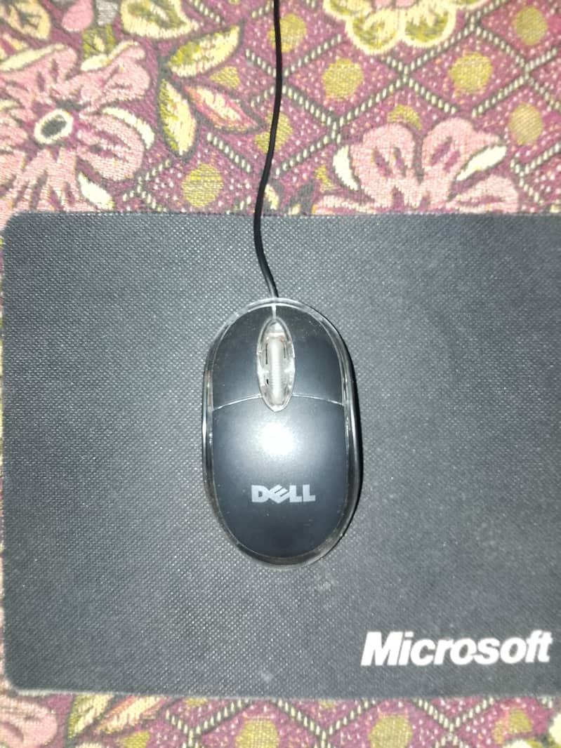 Monitor_Keyboard_Mouse 2