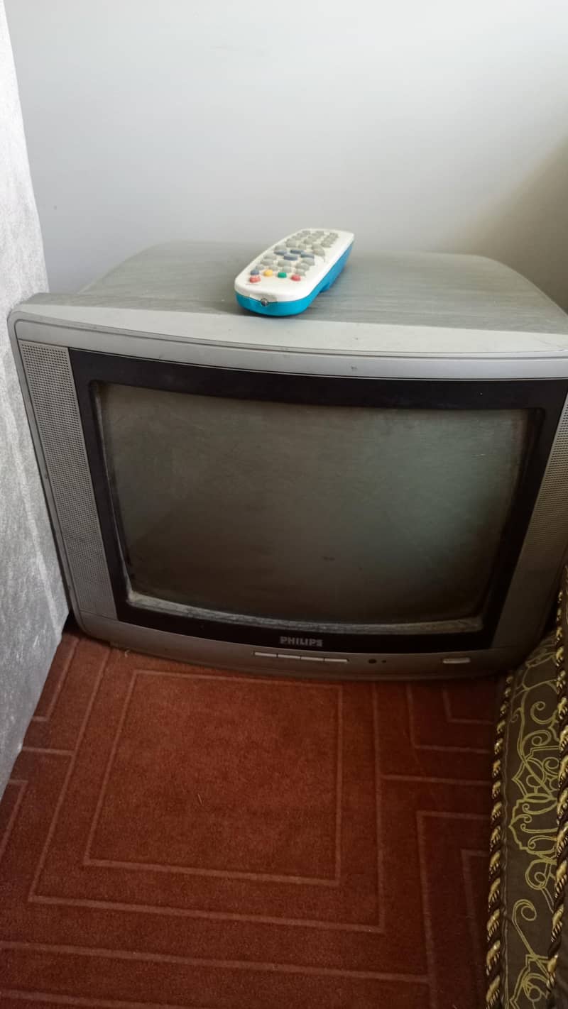 TV with remote 0