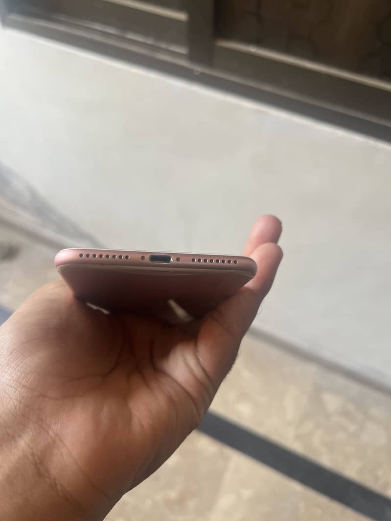 Apple iPhone 7 Plus 4