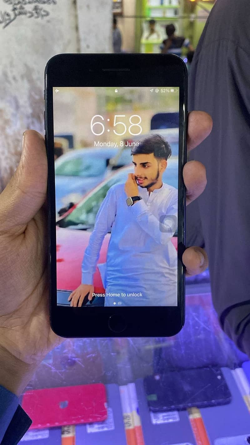 Apple iPhone 7 Plus 2