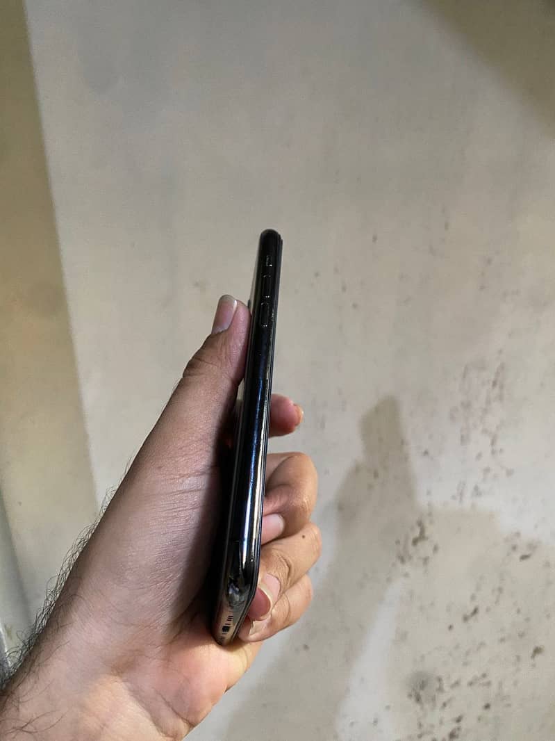 Apple iPhone 11 Pro 0