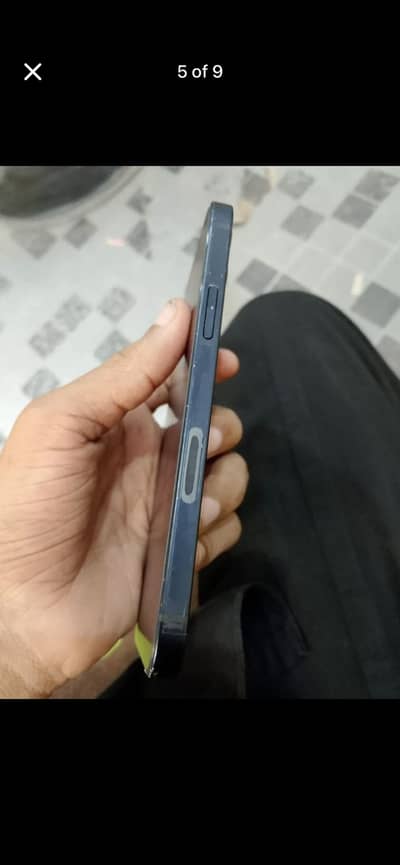 Apple iPhone 12 :128gb water pack battery 77