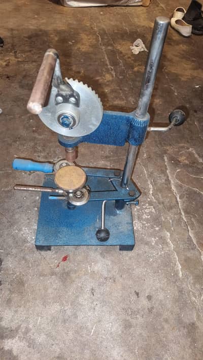 Manual Button / Badge Making Machine