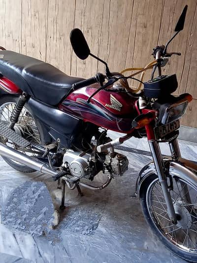 HONDA CD70