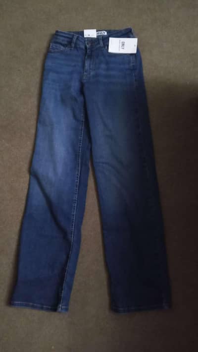 Trendy Women Pants – Excellent Condition