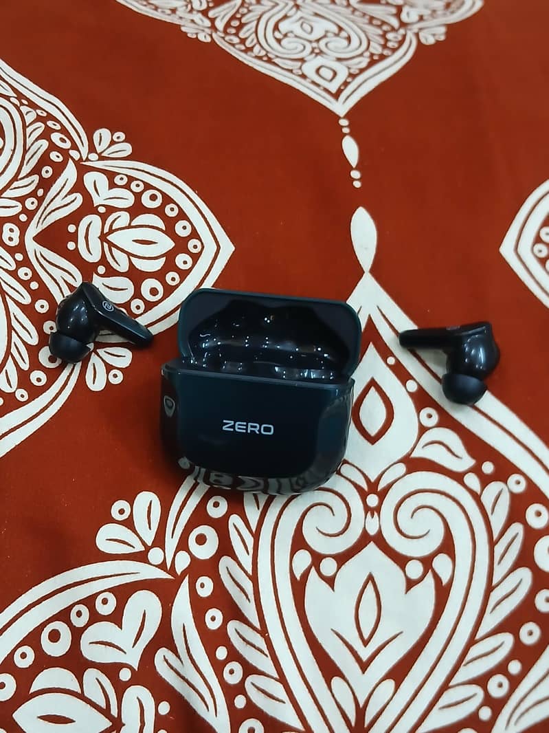Zero Quantum Earbuds 0