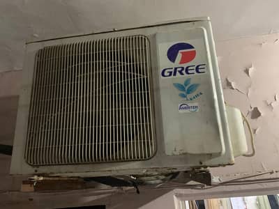 1 ton Ac for sale cooling is perfect working condition