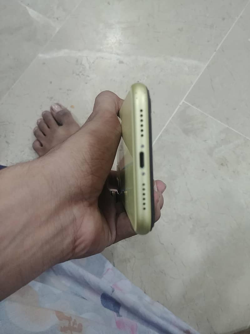 Apple iPhone 11 0