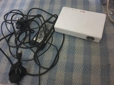 LG SLIM PROJECTOR