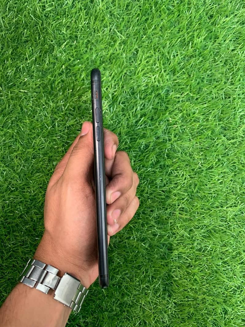 Apple iPhone 7 Plus 1