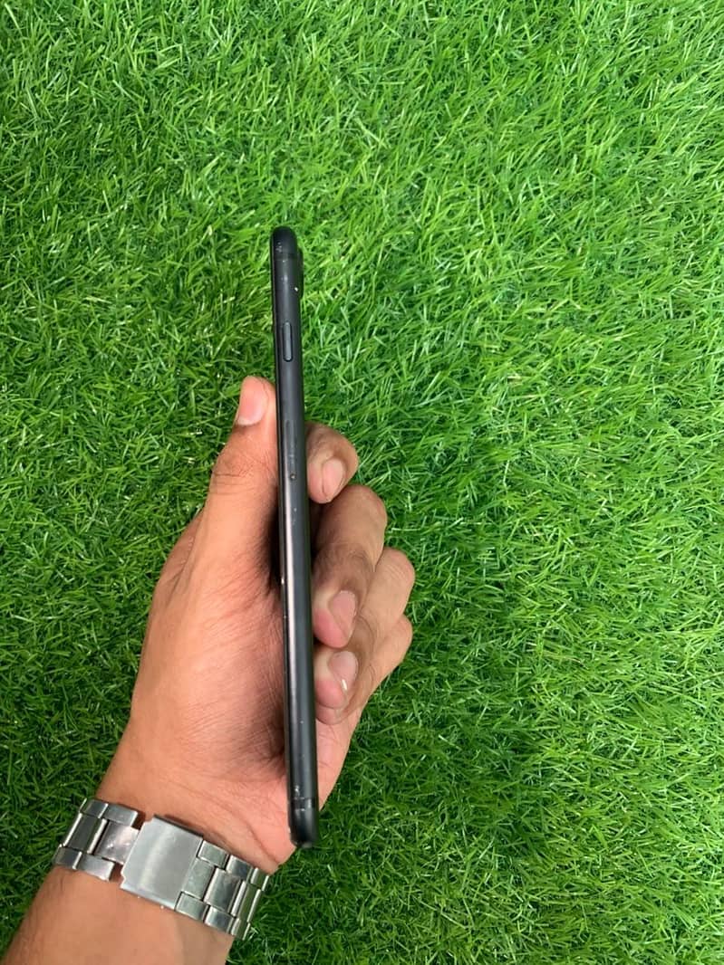 Apple iPhone 7 Plus 2