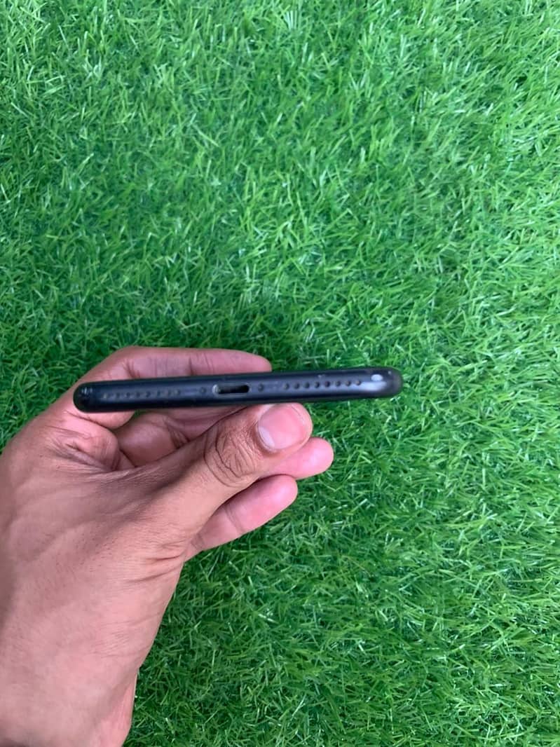 Apple iPhone 7 Plus 3