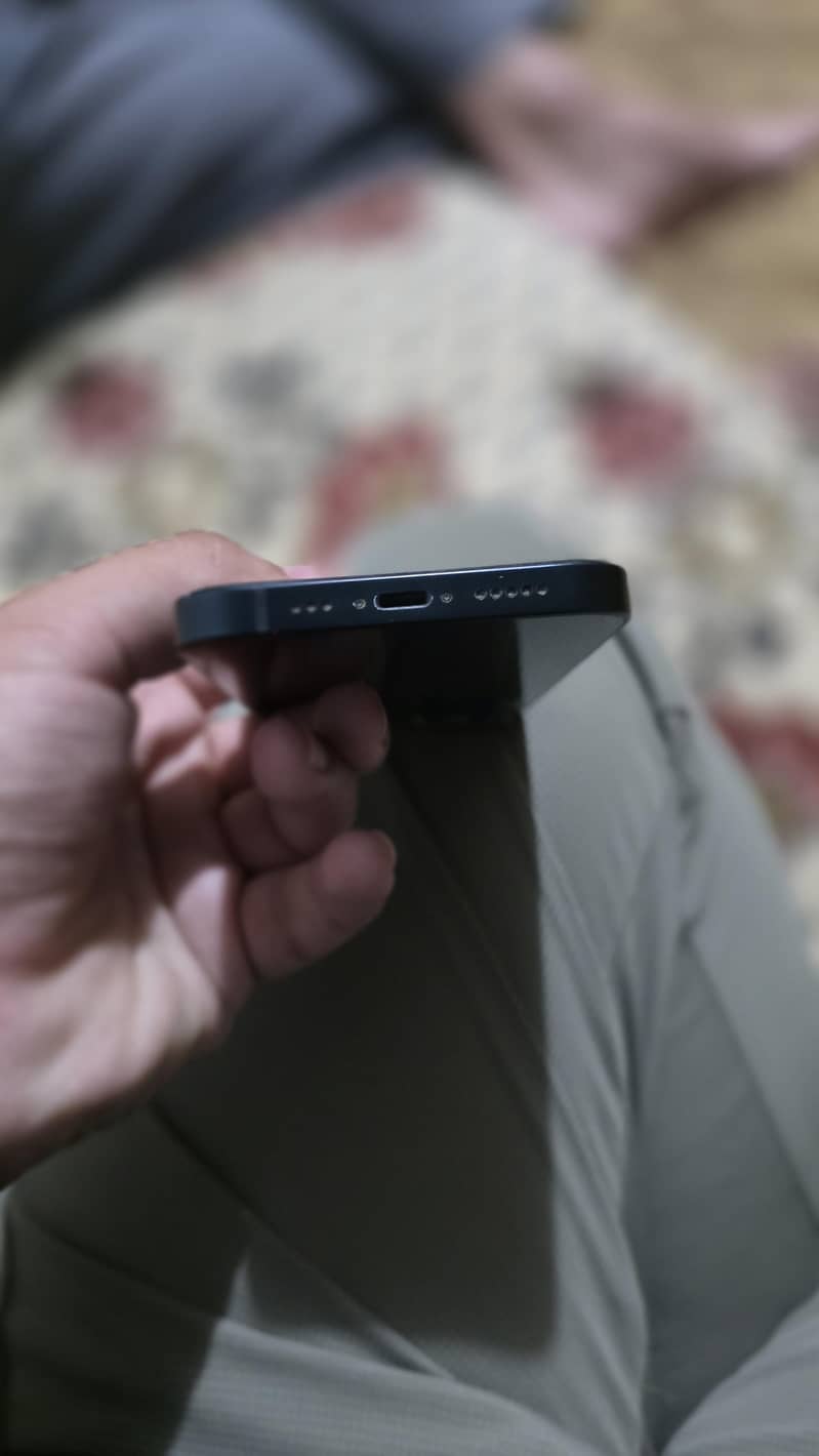 Apple iPhone 14 3