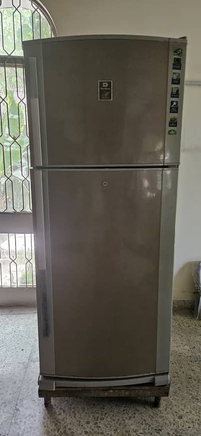 Dawlance Refrigerator/ Freezer Exllent Condition (Minor Repair Needed)