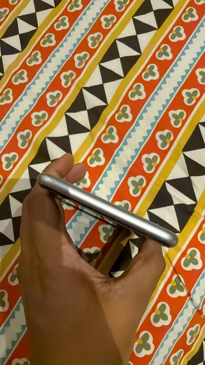 Apple iPhone 6S Plus 4