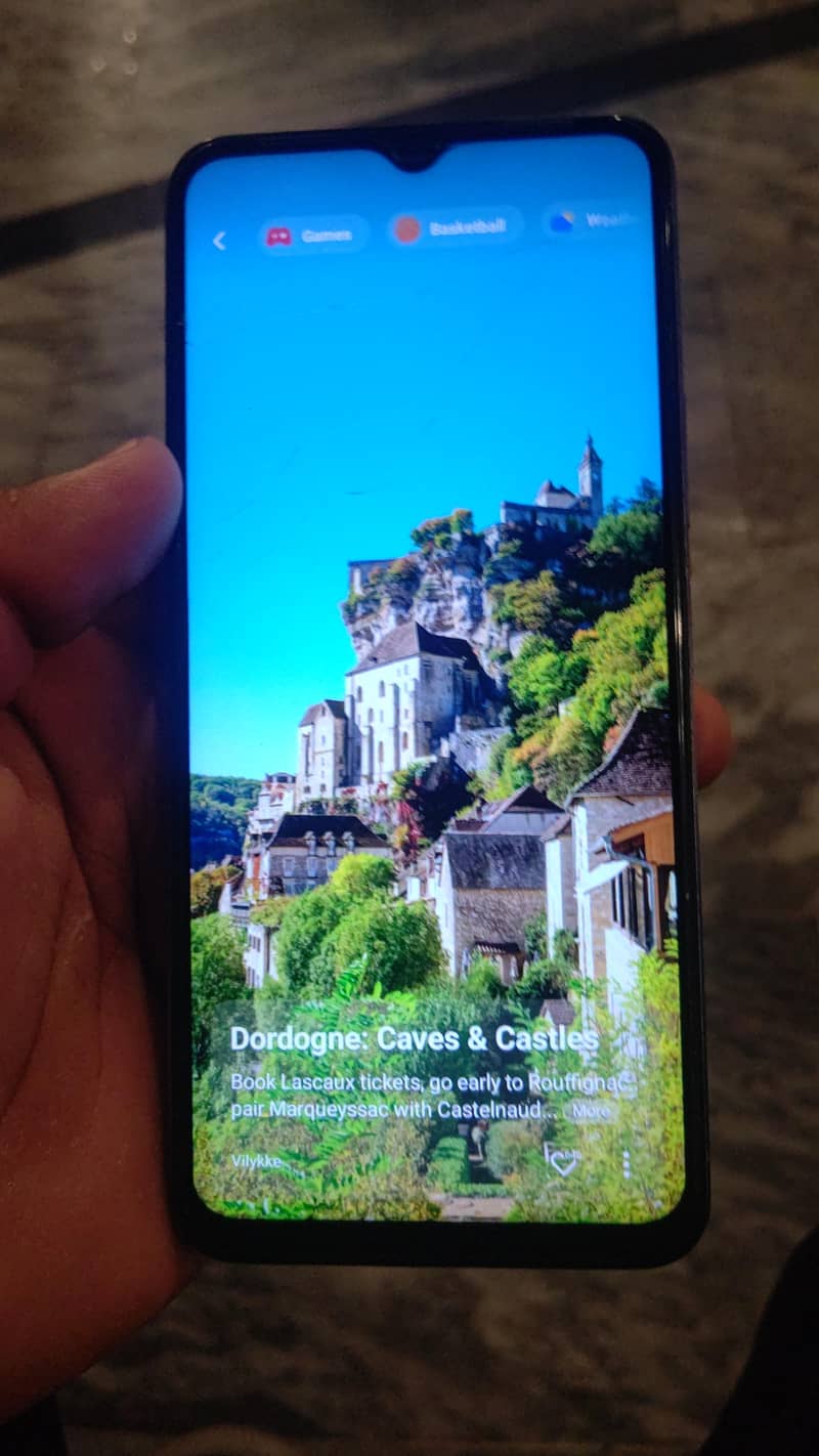 Sharp Aquos R5G 4