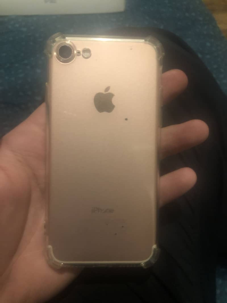 Apple iPhone 7 1