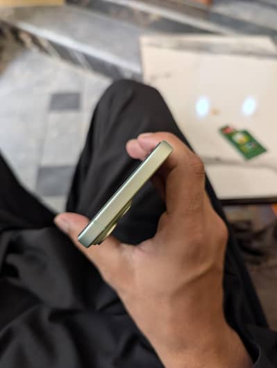 Apple iPhone 15