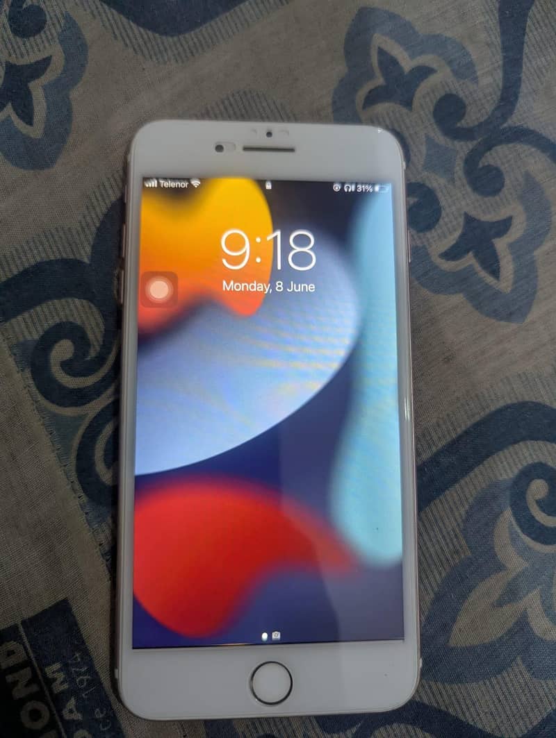 Apple iPhone 7 Plus 0