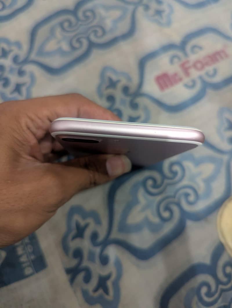 Apple iPhone 7 Plus 1