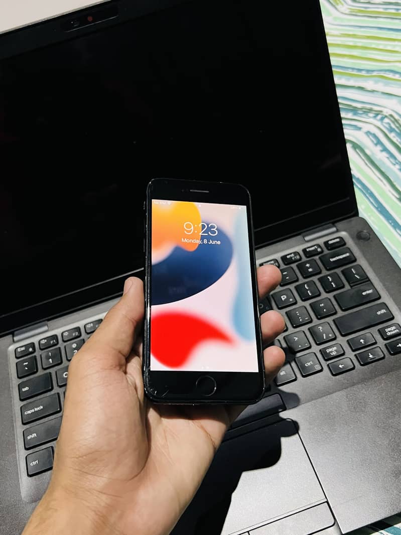 Apple iPhone 7 1