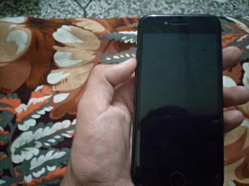 Apple iPhone 8 0