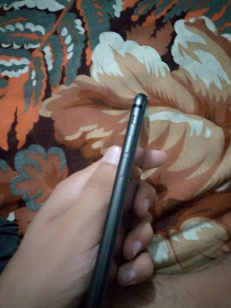 Apple iPhone 8 3
