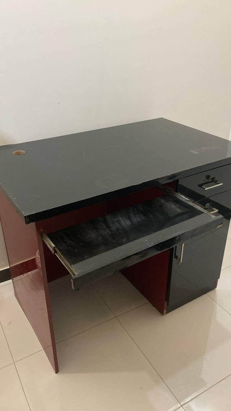 computer table high quality 1