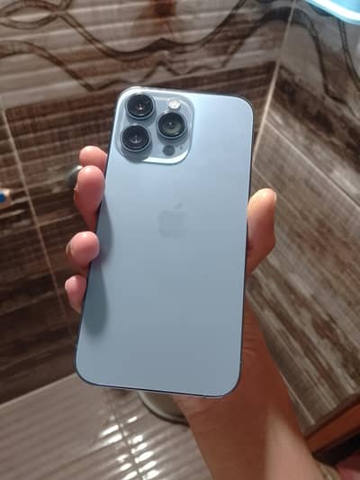 Apple iPhone 13 Pro waterpack