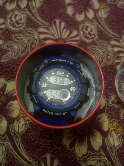 Brand new CURIO sports watch ( BOX PACK )