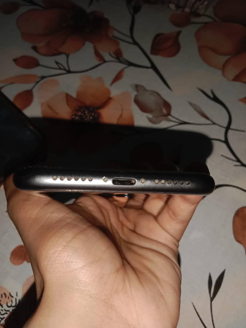 Apple iPhone 11 8