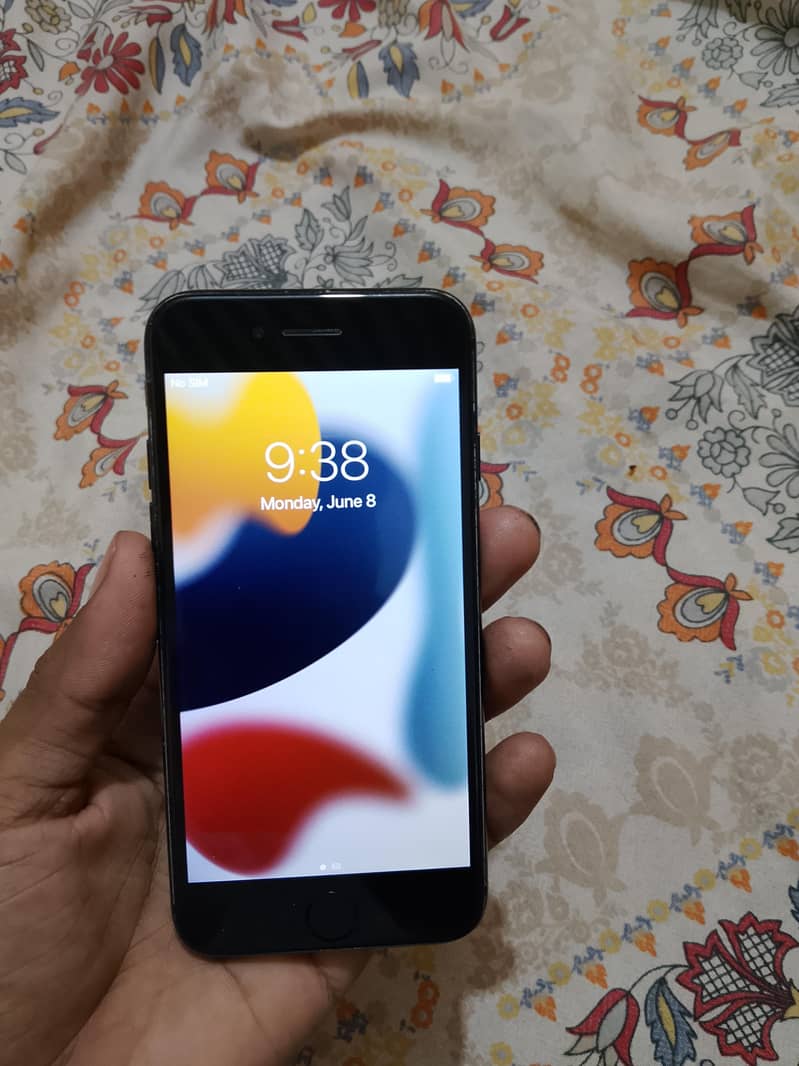 Apple iPhone 7 0